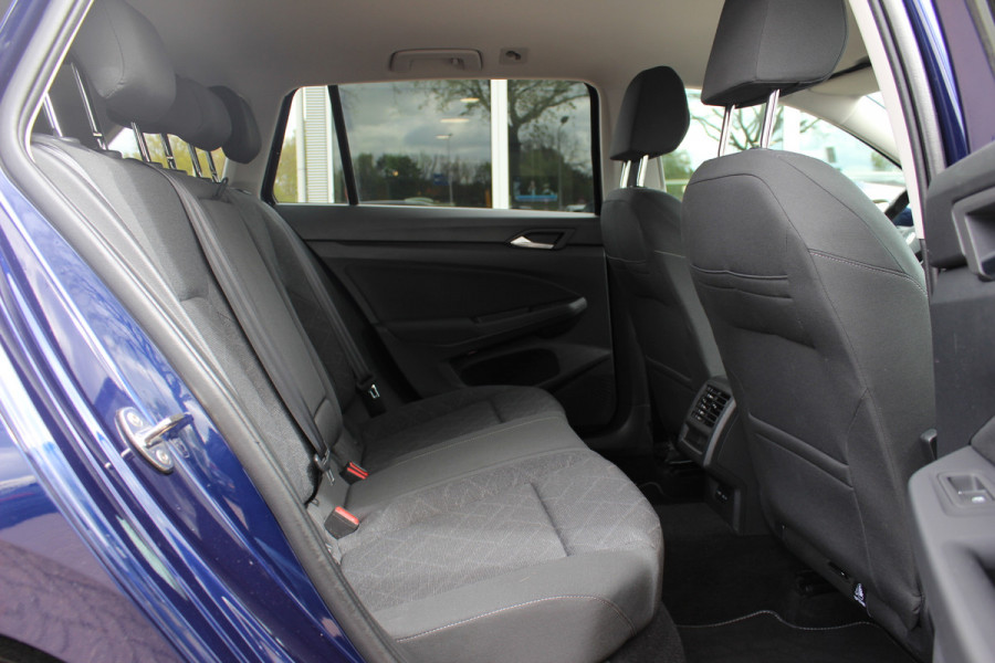 Volkswagen Golf Variant 1.0 eTSI Life Business / CarPlay / Parkeerhulp V+A / LED Koplampen / Virtual Cockpit / Stoelverwarming V+A / ACC / Getint glas