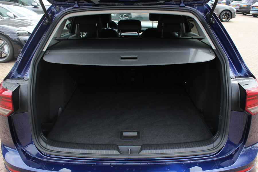 Volkswagen Golf Variant 1.0 eTSI Life Business / CarPlay / Parkeerhulp V+A / LED Koplampen / Virtual Cockpit / Stoelverwarming V+A / ACC / Getint glas
