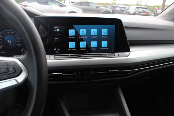 Volkswagen Golf Variant 1.0 eTSI Life Business / CarPlay / Parkeerhulp V+A / LED Koplampen / Virtual Cockpit / Stoelverwarming V+A / ACC / Getint glas