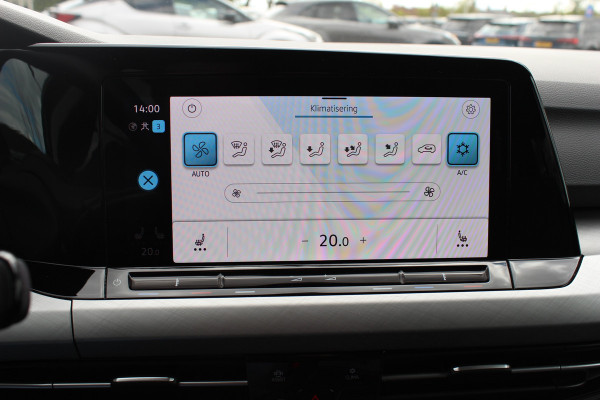 Volkswagen Golf Variant 1.0 eTSI Life Business / CarPlay / Parkeerhulp V+A / LED Koplampen / Virtual Cockpit / Stoelverwarming V+A / ACC / Getint glas