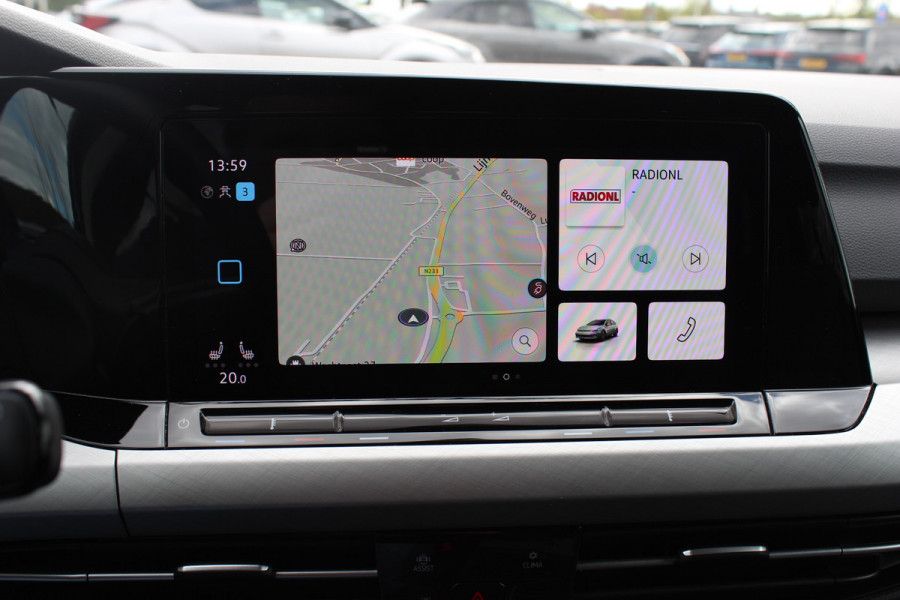 Volkswagen Golf Variant 1.0 eTSI Life Business / CarPlay / Parkeerhulp V+A / LED Koplampen / Virtual Cockpit / Stoelverwarming V+A / ACC / Getint glas