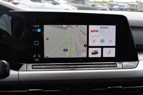 Volkswagen Golf Variant 1.0 eTSI Life Business / CarPlay / Parkeerhulp V+A / LED Koplampen / Virtual Cockpit / Stoelverwarming V+A / ACC / Getint glas
