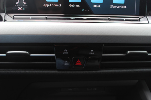 Volkswagen Golf Variant 1.0 eTSI Life Business / CarPlay / Parkeerhulp V+A / LED Koplampen / Virtual Cockpit / Stoelverwarming V+A / ACC / Getint glas