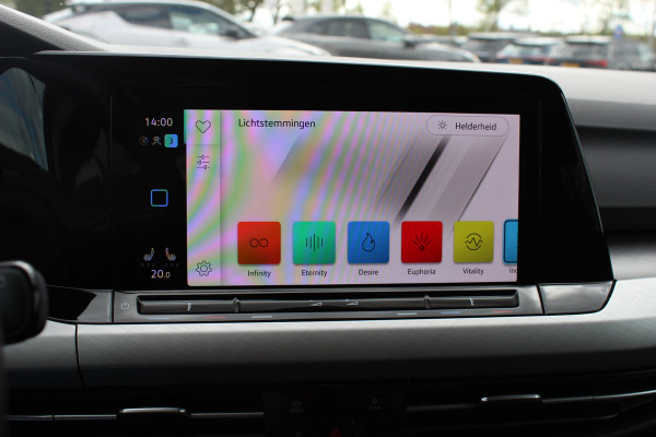 Volkswagen Golf Variant 1.0 eTSI Life Business / CarPlay / Parkeerhulp V+A / LED Koplampen / Virtual Cockpit / Stoelverwarming V+A / ACC / Getint glas