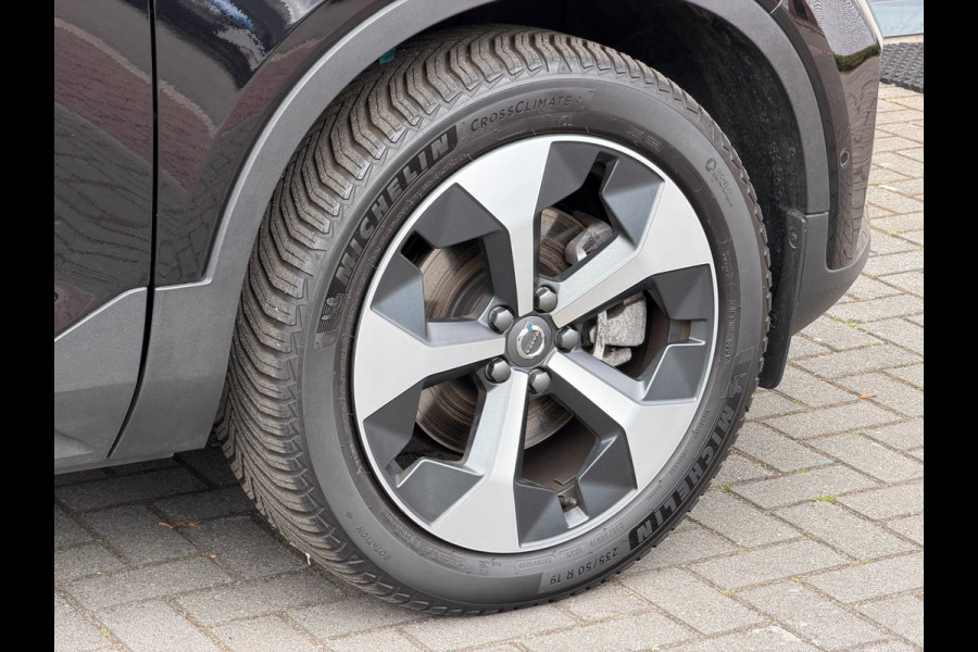 Volvo XC40 2.0 B4 Plus Dark LED ACC Pano Trekhaak 360cam H/K