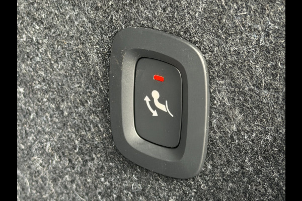 Volvo XC40 2.0 B4 Plus Dark LED ACC Pano Trekhaak 360cam H/K