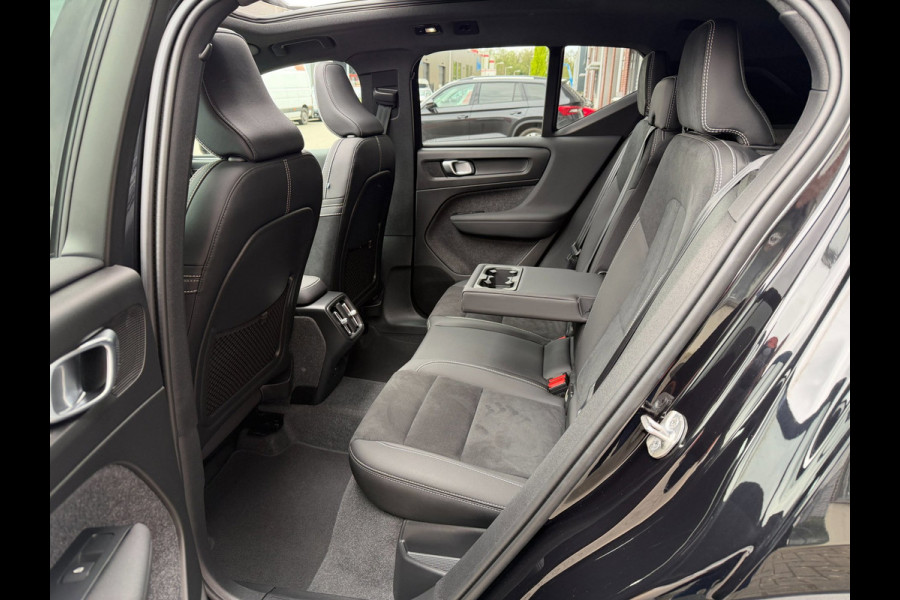 Volvo XC40 2.0 B4 Plus Dark LED ACC Pano Trekhaak 360cam H/K