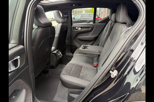 Volvo XC40 2.0 B4 Plus Dark LED ACC Pano Trekhaak 360cam H/K