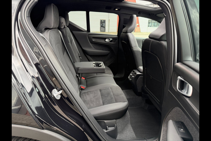 Volvo XC40 2.0 B4 Plus Dark LED ACC Pano Trekhaak 360cam H/K