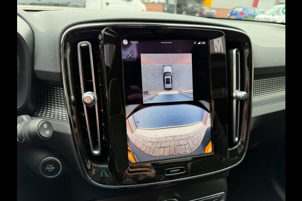 Volvo XC40 2.0 B4 Plus Dark LED ACC Pano Trekhaak 360cam H/K