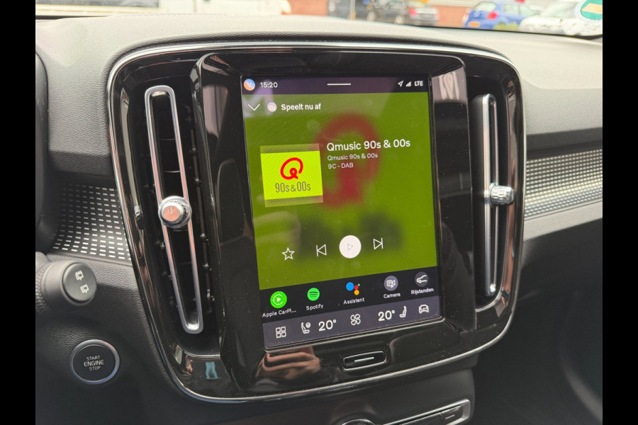 Volvo XC40 2.0 B4 Plus Dark LED ACC Pano Trekhaak 360cam H/K