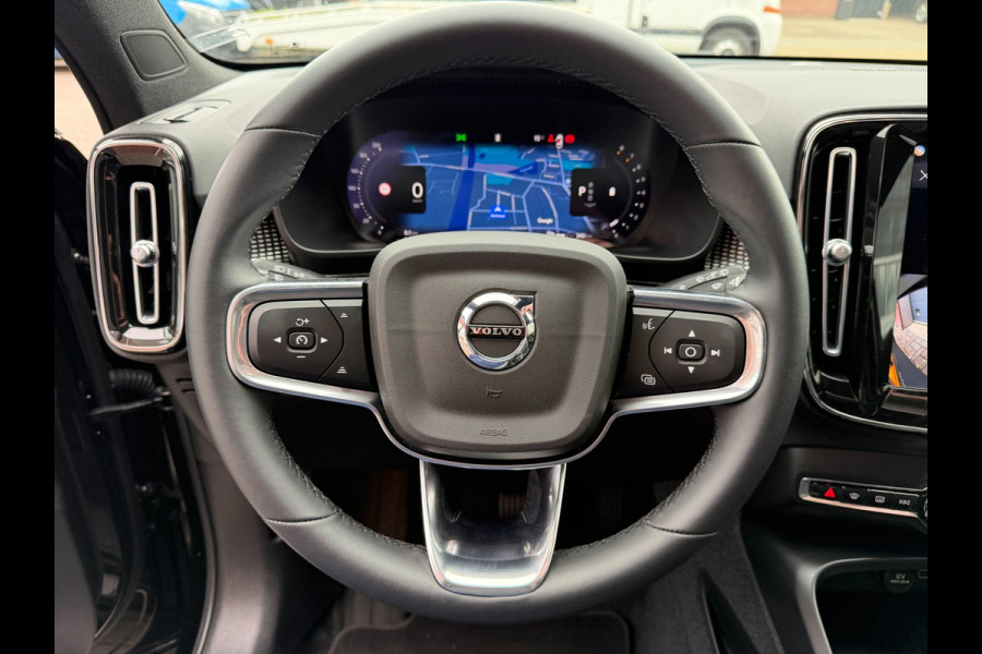 Volvo XC40 2.0 B4 Plus Dark LED ACC Pano Trekhaak 360cam H/K