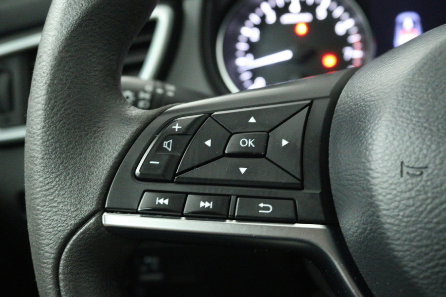 Nissan QASHQAI 1.3 DIG-T Visia (TREKHAAK, STOELVERWARMING, CARPLAY, CRUISE CONTROL, PARKEERSENSOREN)