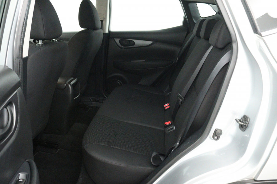 Nissan QASHQAI 1.3 DIG-T Visia (TREKHAAK, STOELVERWARMING, CARPLAY, CRUISE CONTROL, PARKEERSENSOREN)