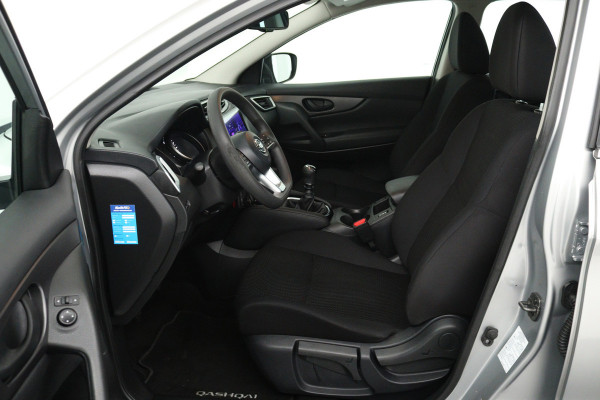 Nissan QASHQAI 1.3 DIG-T Visia (TREKHAAK, STOELVERWARMING, CARPLAY, CRUISE CONTROL, PARKEERSENSOREN)