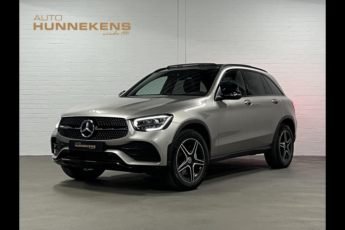 Mercedes-Benz GLC 300e 4MATIC AMG | Trekhaak | Open dak | Camera | Stoelverwarming | Memory | Cruise control | Carplay