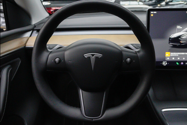 Tesla Model Y SOH: 94,7% Navi 360° Leer ACC Autopilot PDC Elektr. achterklep Stoelverwarmimg voor en achter Stuurverwarming Optie: Full Self-Driving Capability BTW auto