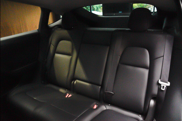 Tesla Model Y SOH: 94,7% Navi 360° Leer ACC Autopilot PDC Elektr. achterklep Stoelverwarmimg voor en achter Stuurverwarming Optie: Full Self-Driving Capability BTW auto