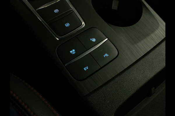 Ford Kuga 2.5 PHEV ST-Line X (APPLE CARPLAY,NAVI,CAMERA V/A,PDC,STOEL/STUUR VERWARMING,GETINT,LED,SPORTSTOELEN,LM VELGEN)