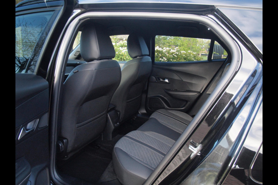 Peugeot e-2008 EV Allure 54 kWh | SOH 95% | Camera | Apple Carplay | Cruise Control | NL-Auto |