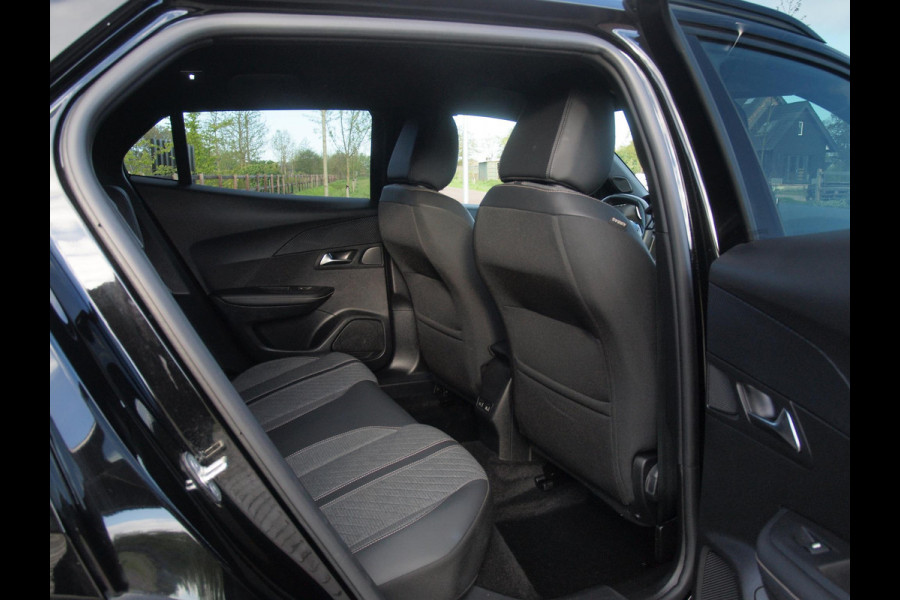 Peugeot e-2008 EV Allure 54 kWh | SOH 95% | Camera | Apple Carplay | Cruise Control | NL-Auto |