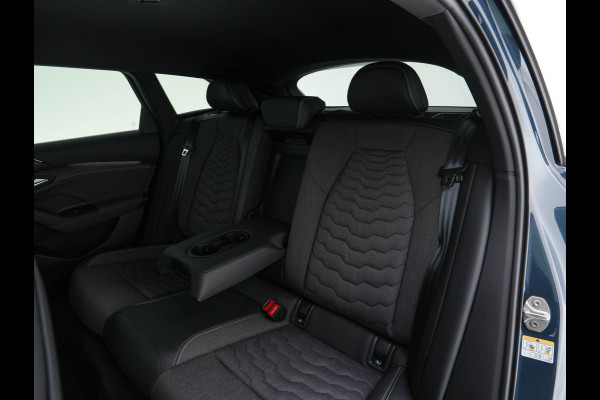 Audi A6 Avant e-tron S edition 83 kWh [ 3-Fase ] (INCL.BTW) *MATRIX-LED | LEATHER-FABRIC | ADAPTIVE-CRUISE | TOP-VIEW | BLINDSPOT | KEYLESS | MEMORY-PACK | WIDESCREEN-COCKPIT | PRIVACY-GLASS | SHIT-PADDLES | HEATED-SPORTSEATS | 21''ALU | TO