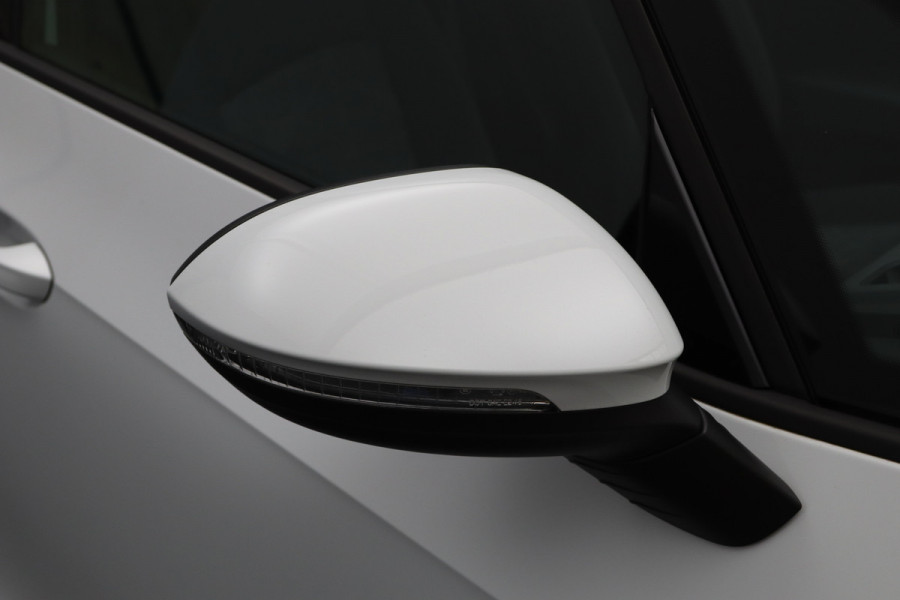 Volkswagen ID.3 204 PK Life 58 kWh, Stoelverwarming, Stuurverwarming, Adap. Cruise Control