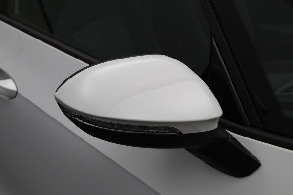 Volkswagen ID.3 204 PK Life 58 kWh, Stoelverwarming, Stuurverwarming, Adap. Cruise Control