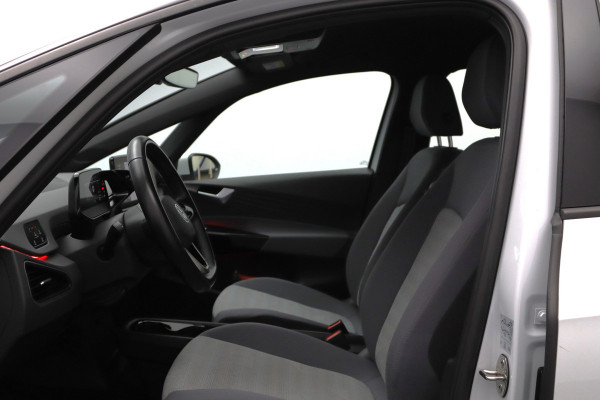 Volkswagen ID.3 204 PK Life 58 kWh, Stoelverwarming, Stuurverwarming, Adap. Cruise Control