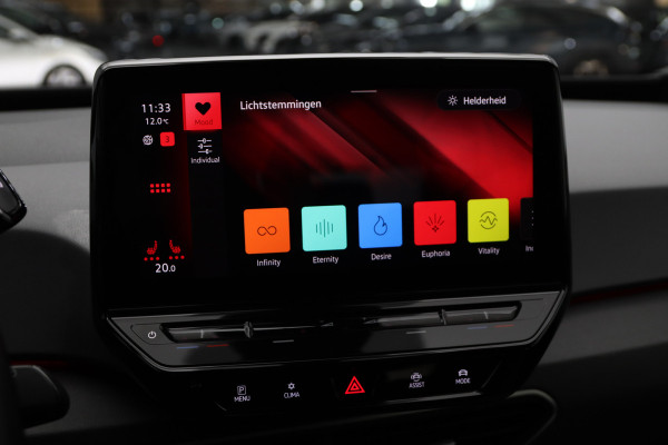 Volkswagen ID.3 204 PK Life 58 kWh, Stoelverwarming, Stuurverwarming, Adap. Cruise Control