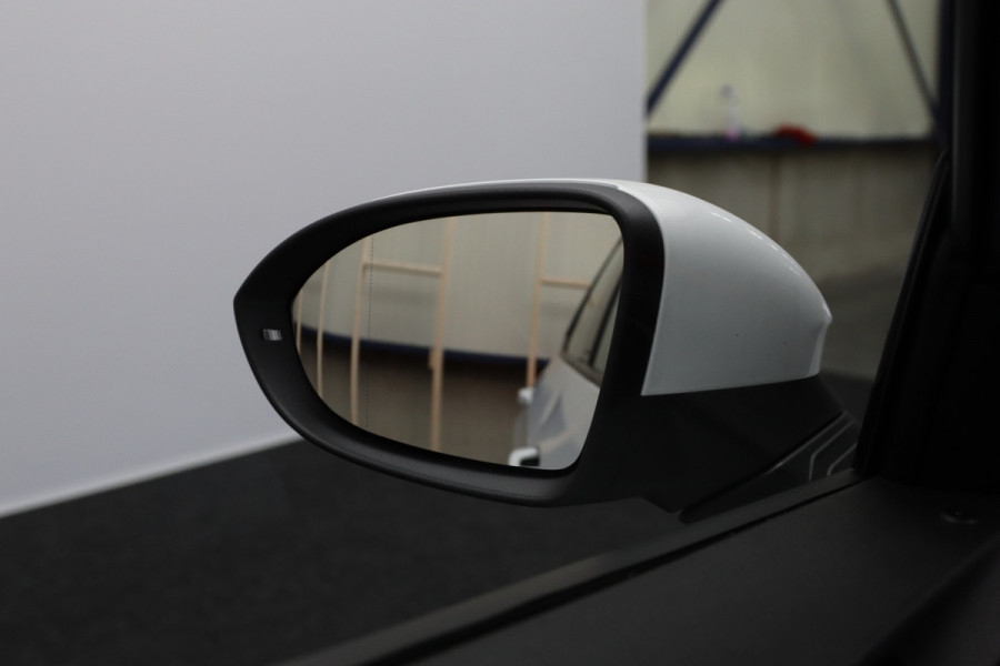 Volkswagen ID.3 204 PK Life 58 kWh, Stoelverwarming, Stuurverwarming, Adap. Cruise Control