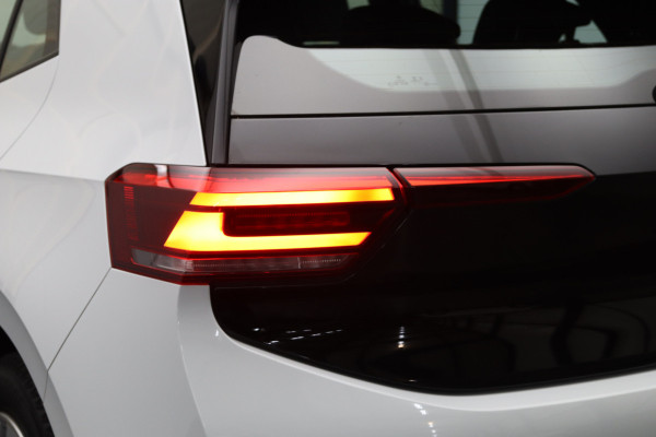 Volkswagen ID.3 204 PK Life 58 kWh, Stoelverwarming, Stuurverwarming, Adap. Cruise Control