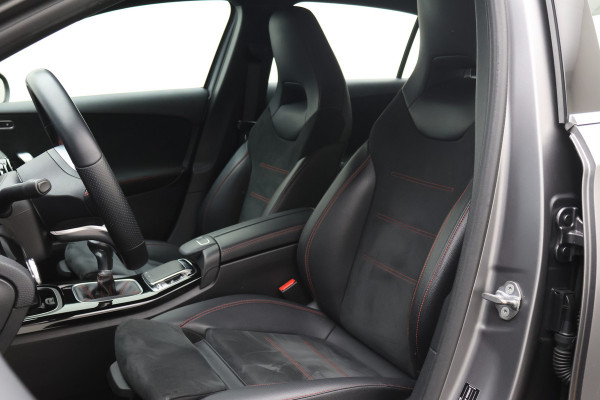 Mercedes-Benz A-Klasse 160 Business Solution AMG Camera, Apple Carplay, LED, Stoelverwarming, PDC, 18"