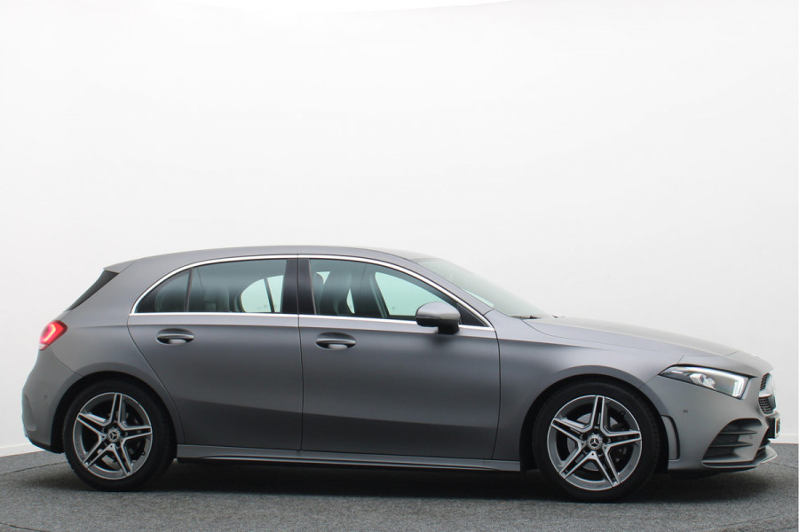 Mercedes-Benz A-Klasse 160 Business Solution AMG Camera, Apple Carplay, LED, Stoelverwarming, PDC, 18"