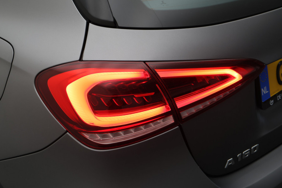 Mercedes-Benz A-Klasse 160 Business Solution AMG Camera, Apple Carplay, LED, Stoelverwarming, PDC, 18"