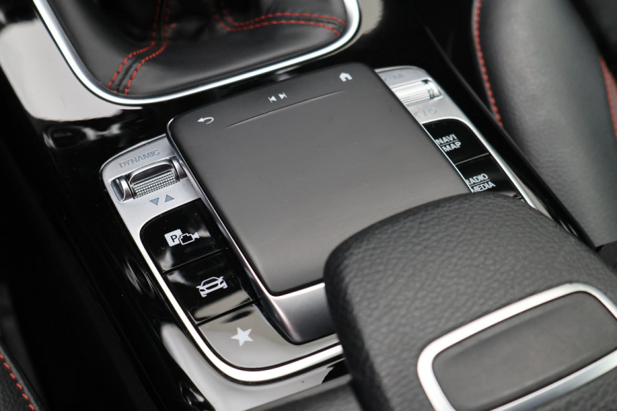 Mercedes-Benz A-Klasse 160 Business Solution AMG Camera, Apple Carplay, LED, Stoelverwarming, PDC, 18"