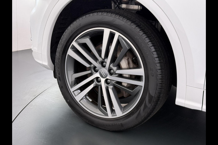 Audi Q5 55 TFSI e quattro Competition 32.000KM! |PANO| ELEKTRISCHE TREKHAAK| ELEK. ACHTERKLEP |MASSAGE| ADAPTIVE CRUISE| CAMERA| NET ONDERHOUD GEHAD RIJKLAAR INCL. 12 MND BOVAG GARANTIE| SFEERVERLICHTING