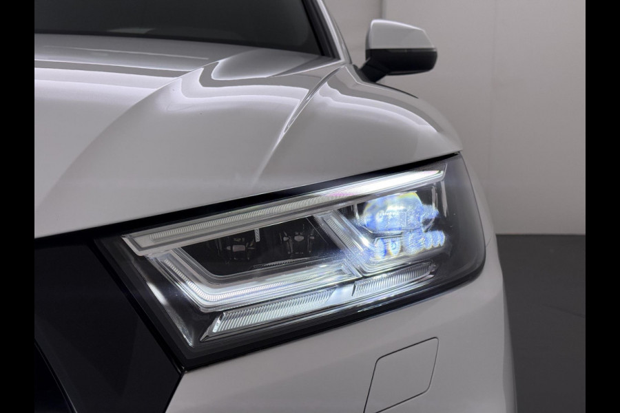 Audi Q5 55 TFSI e quattro Competition 32.000KM! |PANO| ELEKTRISCHE TREKHAAK| ELEK. ACHTERKLEP |MASSAGE| ADAPTIVE CRUISE| CAMERA| NET ONDERHOUD GEHAD RIJKLAAR INCL. 12 MND BOVAG GARANTIE| SFEERVERLICHTING