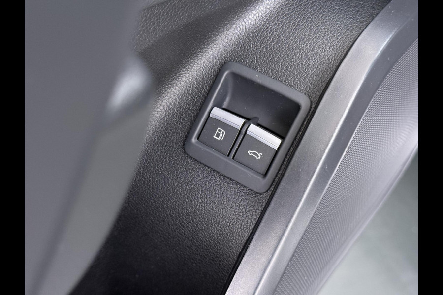 Audi Q5 55 TFSI e quattro Competition 32.000KM! |PANO| ELEKTRISCHE TREKHAAK| ELEK. ACHTERKLEP |MASSAGE| ADAPTIVE CRUISE| CAMERA| NET ONDERHOUD GEHAD RIJKLAAR INCL. 12 MND BOVAG GARANTIE| SFEERVERLICHTING
