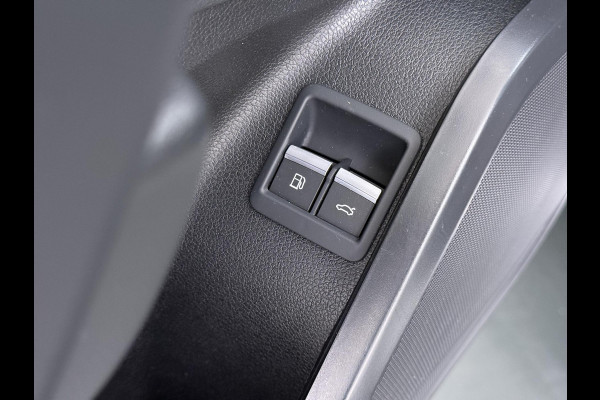 Audi Q5 55 TFSI e quattro Competition 32.000KM! |PANO| ELEKTRISCHE TREKHAAK| ELEK. ACHTERKLEP |MASSAGE| ADAPTIVE CRUISE| CAMERA| NET ONDERHOUD GEHAD RIJKLAAR INCL. 12 MND BOVAG GARANTIE| SFEERVERLICHTING