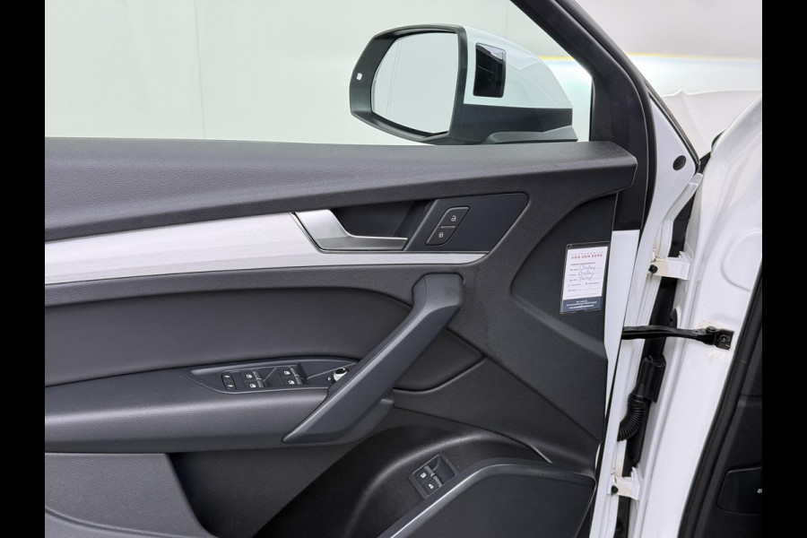 Audi Q5 55 TFSI e quattro Competition 32.000KM! |PANO| ELEKTRISCHE TREKHAAK| ELEK. ACHTERKLEP |MASSAGE| ADAPTIVE CRUISE| CAMERA| NET ONDERHOUD GEHAD RIJKLAAR INCL. 12 MND BOVAG GARANTIE| SFEERVERLICHTING