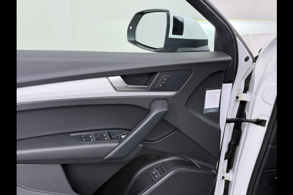 Audi Q5 55 TFSI e quattro Competition 32.000KM! |PANO| ELEKTRISCHE TREKHAAK| ELEK. ACHTERKLEP |MASSAGE| ADAPTIVE CRUISE| CAMERA| NET ONDERHOUD GEHAD RIJKLAAR INCL. 12 MND BOVAG GARANTIE| SFEERVERLICHTING