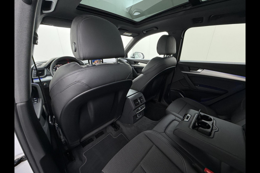 Audi Q5 55 TFSI e quattro Competition 32.000KM! |PANO| ELEKTRISCHE TREKHAAK| ELEK. ACHTERKLEP |MASSAGE| ADAPTIVE CRUISE| CAMERA| NET ONDERHOUD GEHAD RIJKLAAR INCL. 12 MND BOVAG GARANTIE| SFEERVERLICHTING
