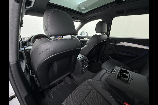 Audi Q5 55 TFSI e quattro Competition 32.000KM! |PANO| ELEKTRISCHE TREKHAAK| ELEK. ACHTERKLEP |MASSAGE| ADAPTIVE CRUISE| CAMERA| NET ONDERHOUD GEHAD RIJKLAAR INCL. 12 MND BOVAG GARANTIE| SFEERVERLICHTING