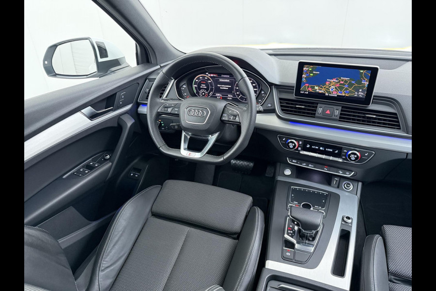 Audi Q5 55 TFSI e quattro Competition 32.000KM! |PANO| ELEKTRISCHE TREKHAAK| ELEK. ACHTERKLEP |MASSAGE| ADAPTIVE CRUISE| CAMERA| NET ONDERHOUD GEHAD RIJKLAAR INCL. 12 MND BOVAG GARANTIE| SFEERVERLICHTING