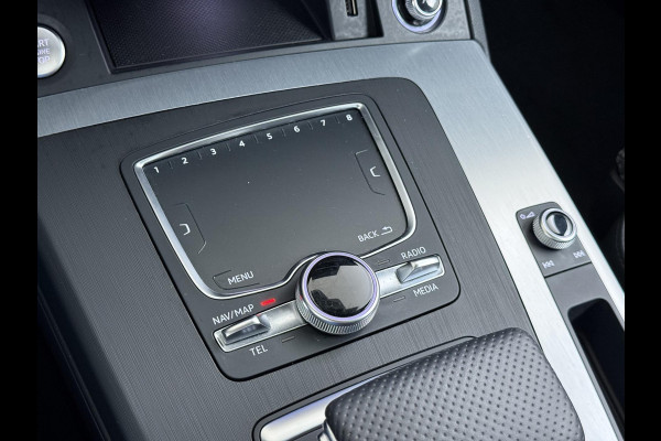 Audi Q5 55 TFSI e quattro Competition 32.000KM! |PANO| ELEKTRISCHE TREKHAAK| ELEK. ACHTERKLEP |MASSAGE| ADAPTIVE CRUISE| CAMERA| NET ONDERHOUD GEHAD RIJKLAAR INCL. 12 MND BOVAG GARANTIE| SFEERVERLICHTING