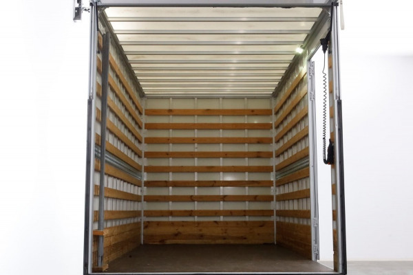 Iveco Daily 35S14 136pk HiMatic Automaat Bakwagen met laadklep en zijdeur H235cm 03-2022