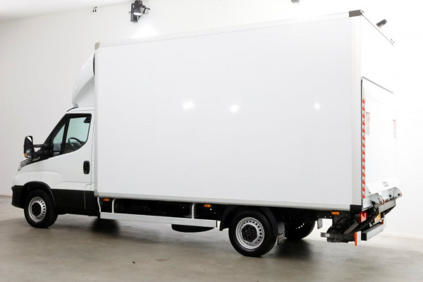 Iveco Daily 35S14 136pk HiMatic Automaat Bakwagen met laadklep en zijdeur H235cm 03-2022