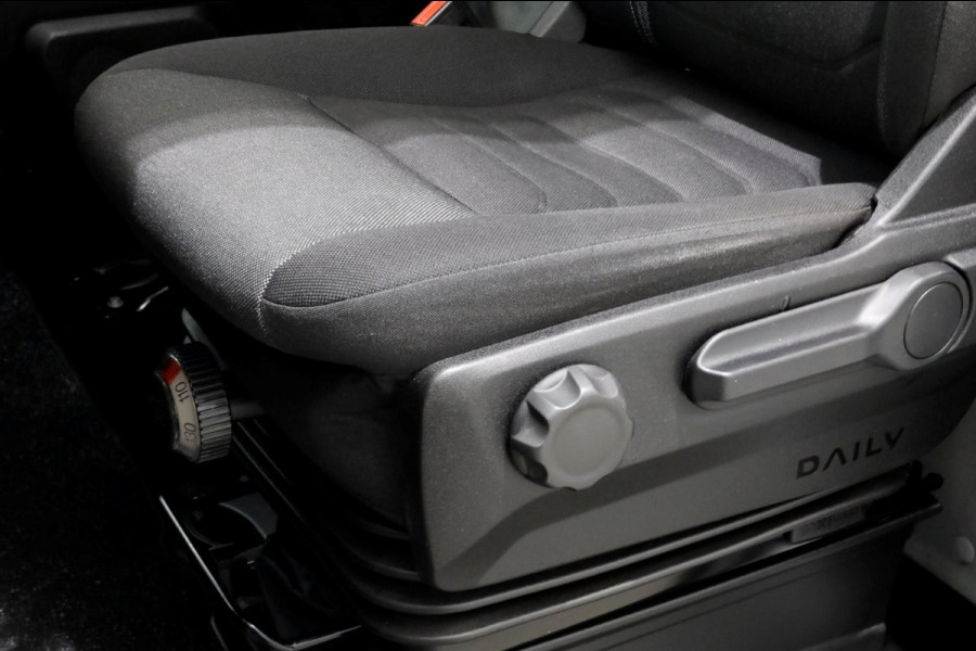 Iveco Daily 35S14 136pk HiMatic Automaat Bakwagen met laadklep en zijdeur H235cm 03-2022