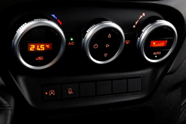 Iveco Daily 35S14 136pk HiMatic Automaat Bakwagen met laadklep en zijdeur H235cm 03-2022